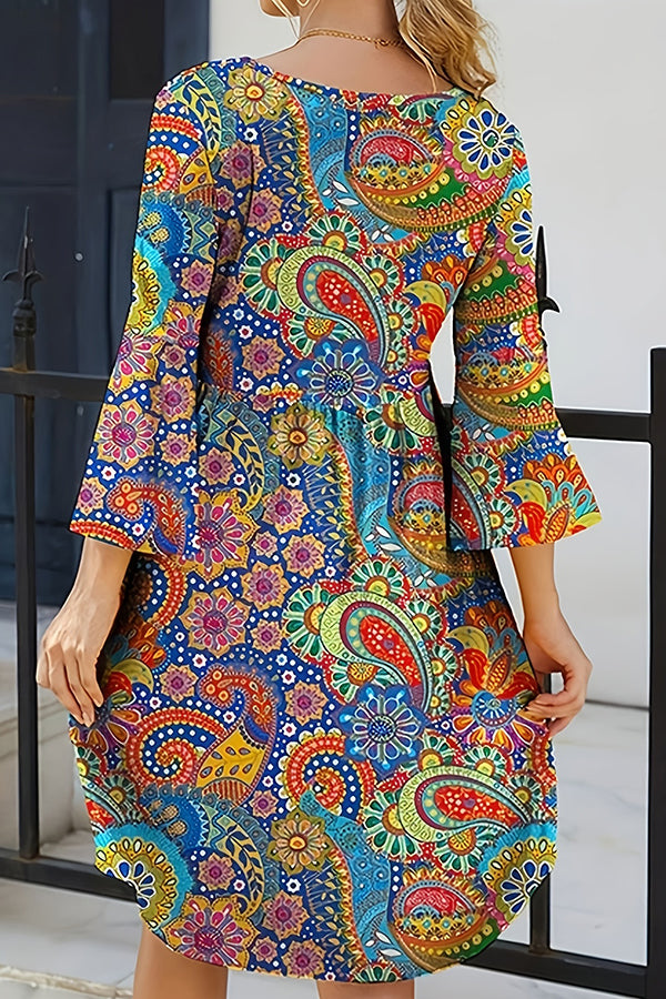 Casual-Chic, Knee-high Paisley Print Dress