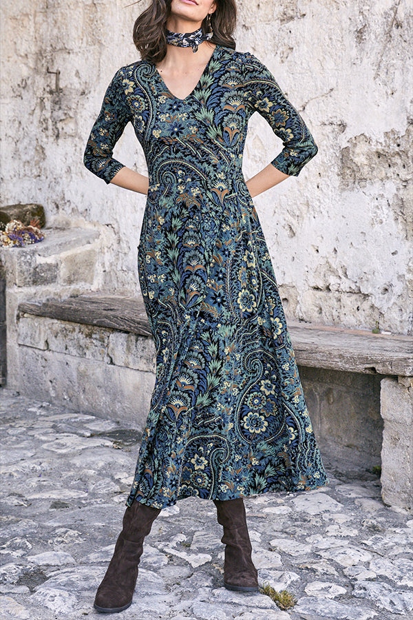 Exquisite Patterned Long-Sleeved Dress