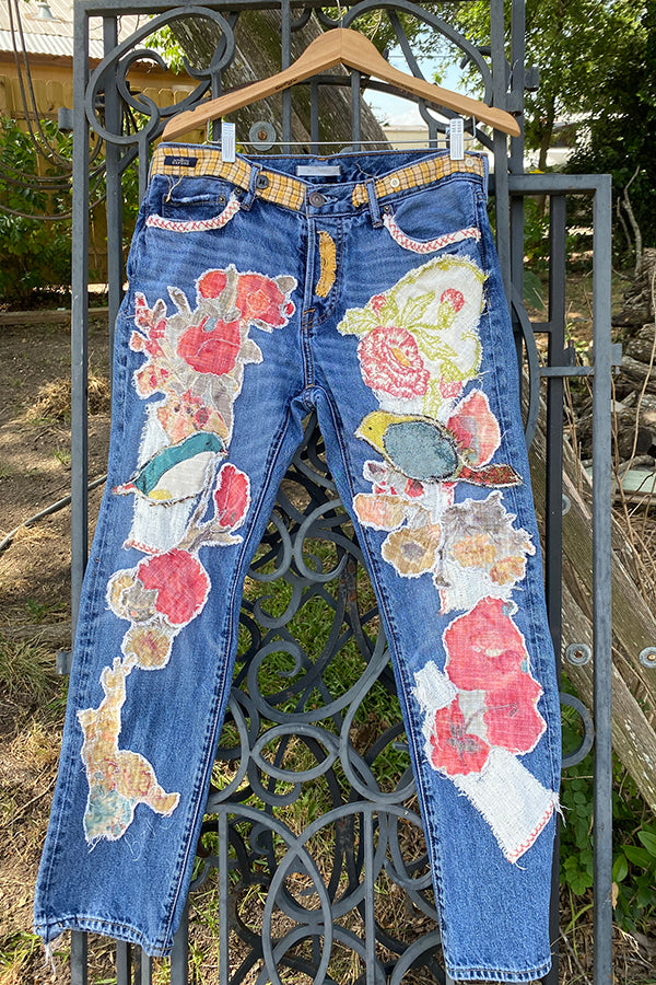 Floral Appliqu¨¦ Blue Jeans